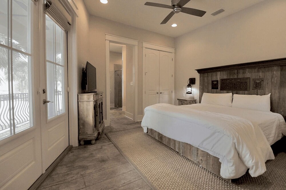 Totally Beachin by Avantstay Sleeps 18 Seacrest Beach