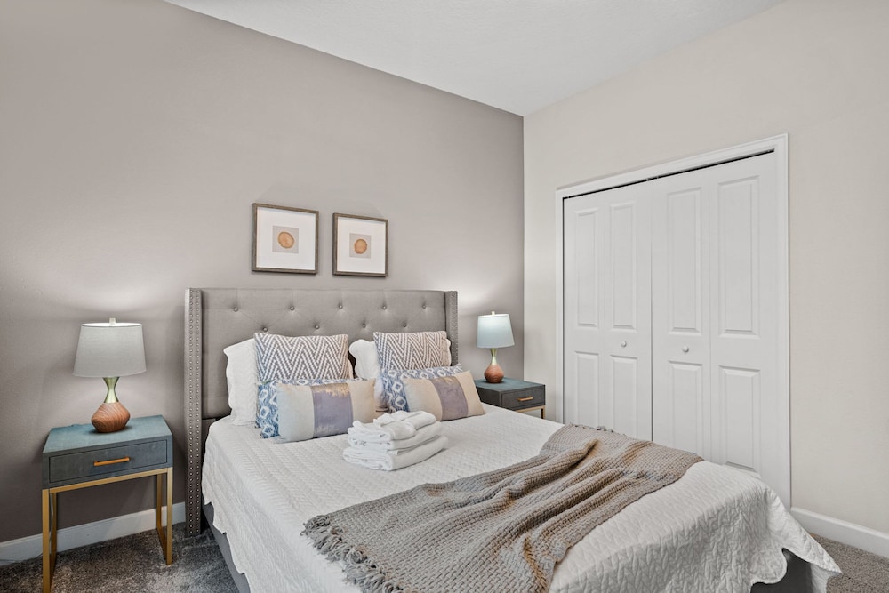 Magical 6BR Retreat With Pool Best Location