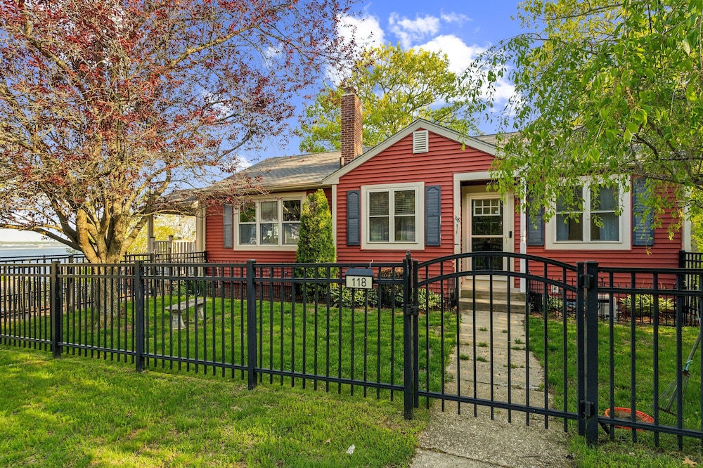 Coastal Comfort With Stunning Harbor Views 3 Bedroom Home