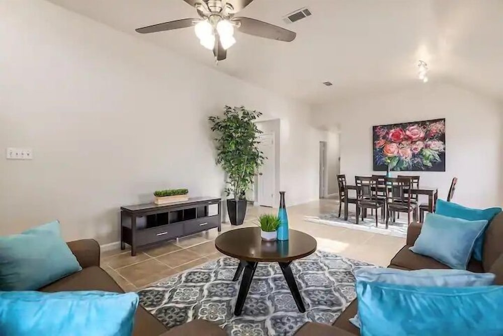 Beautiful Retreat - Image 2