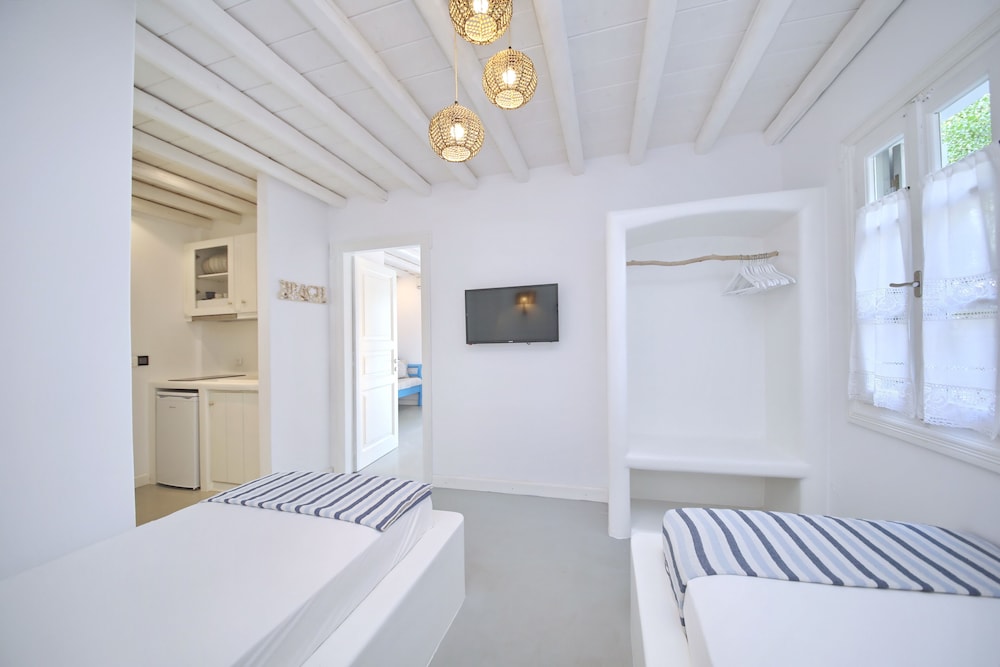 Evlalia Studios & Villas
