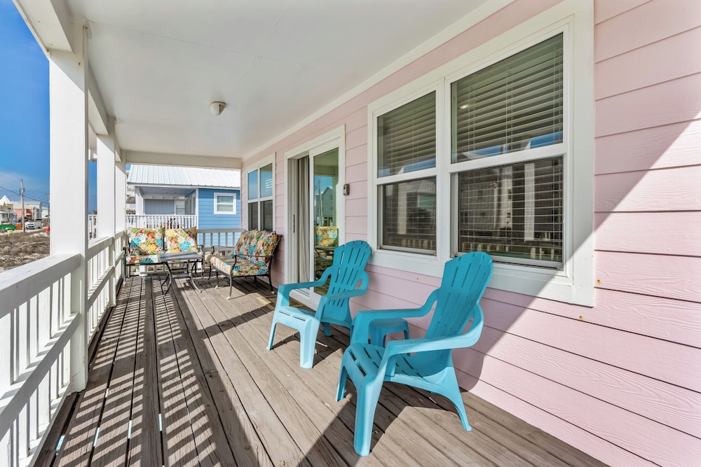 Bikini Bottom by Southern Vacation Rentals