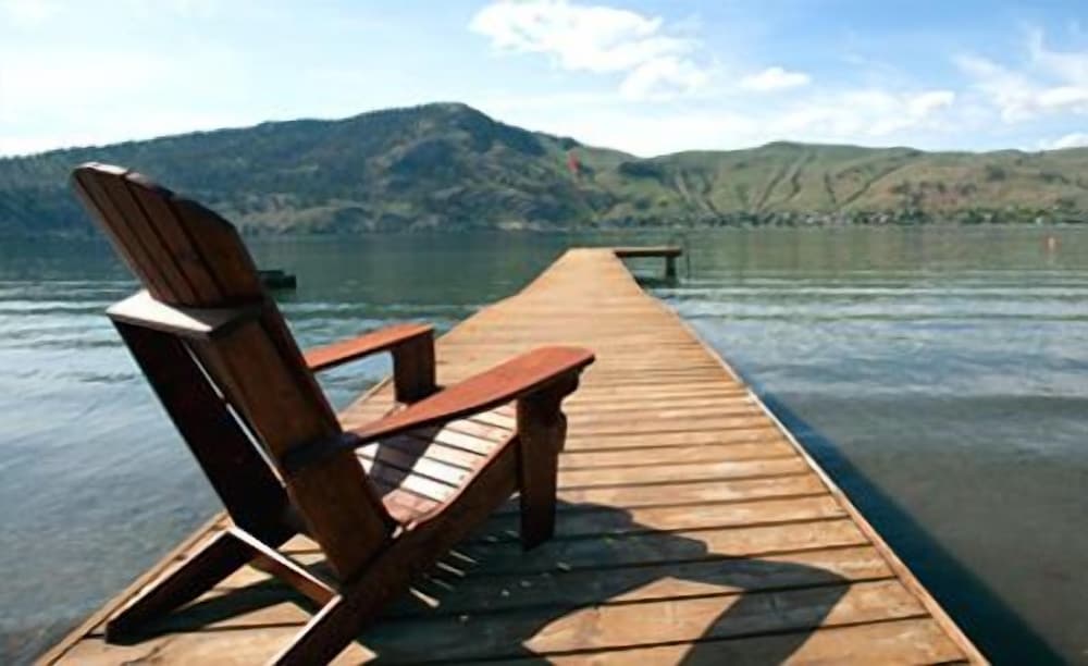 Vernon Vacations - OKeefe's Landing Bed  Breakfast - Property Image 12