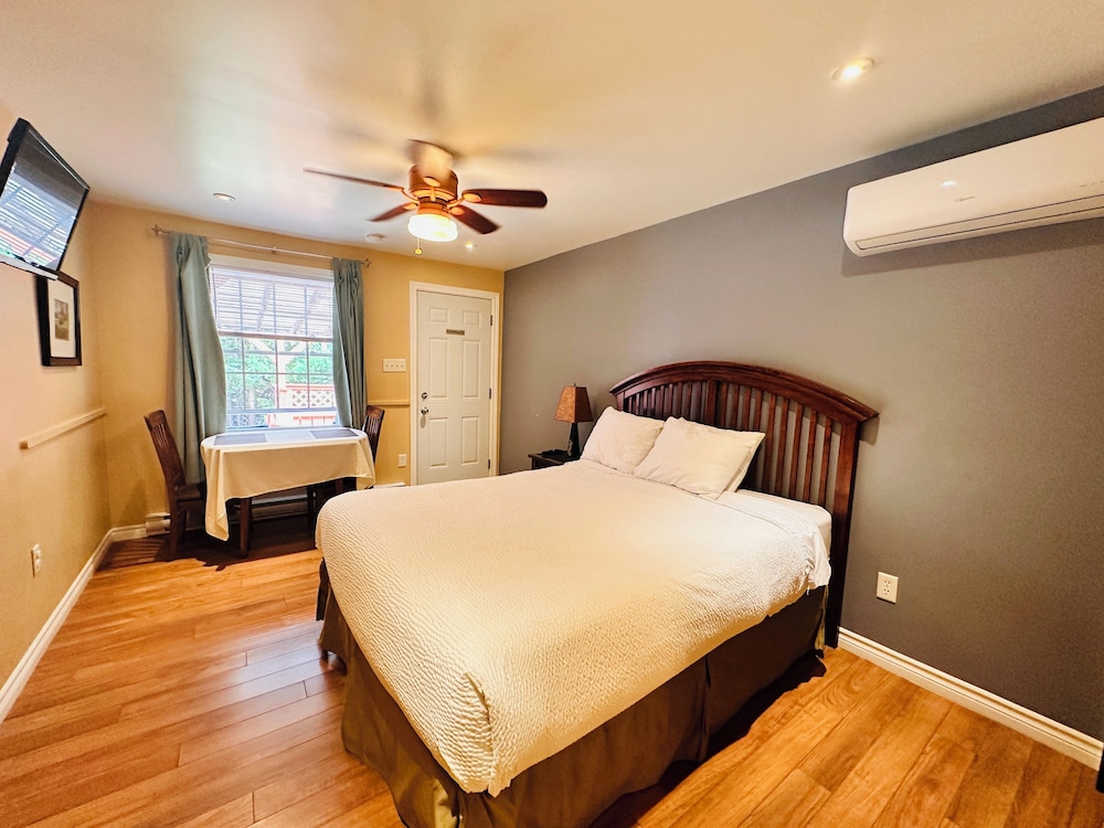 Skyline Cabins