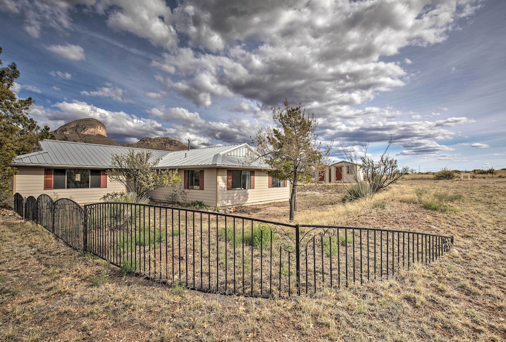 Elgin Home w/ Mountain Views ~ 3 Miles to Wineries view 3