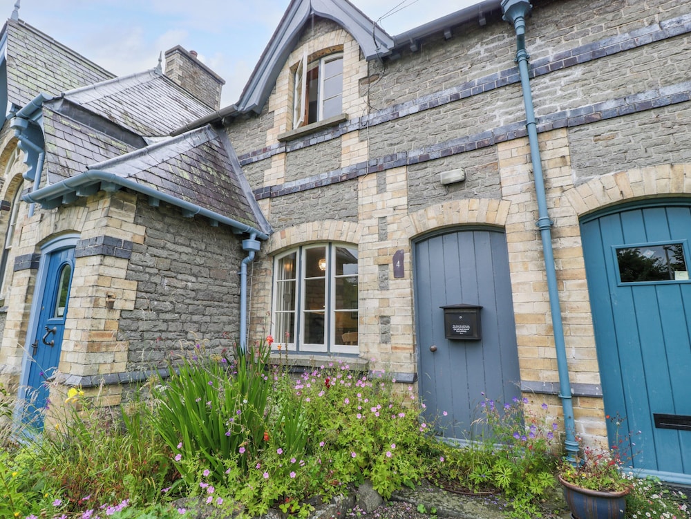 Teacher's Cottage