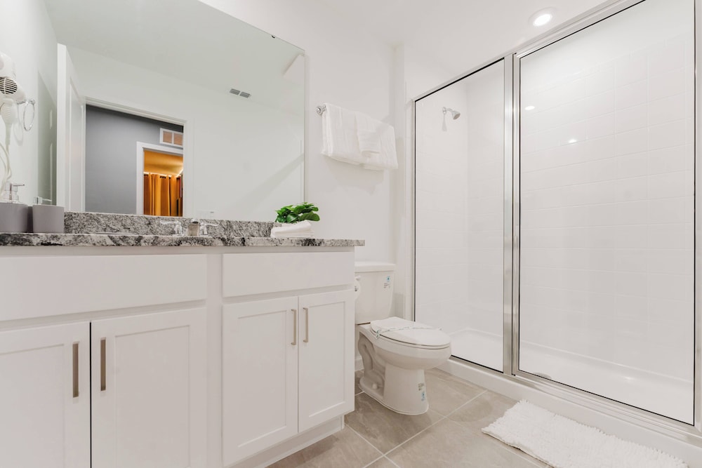 Themed 6BR Solara Near Disney Pool Summerkitchen