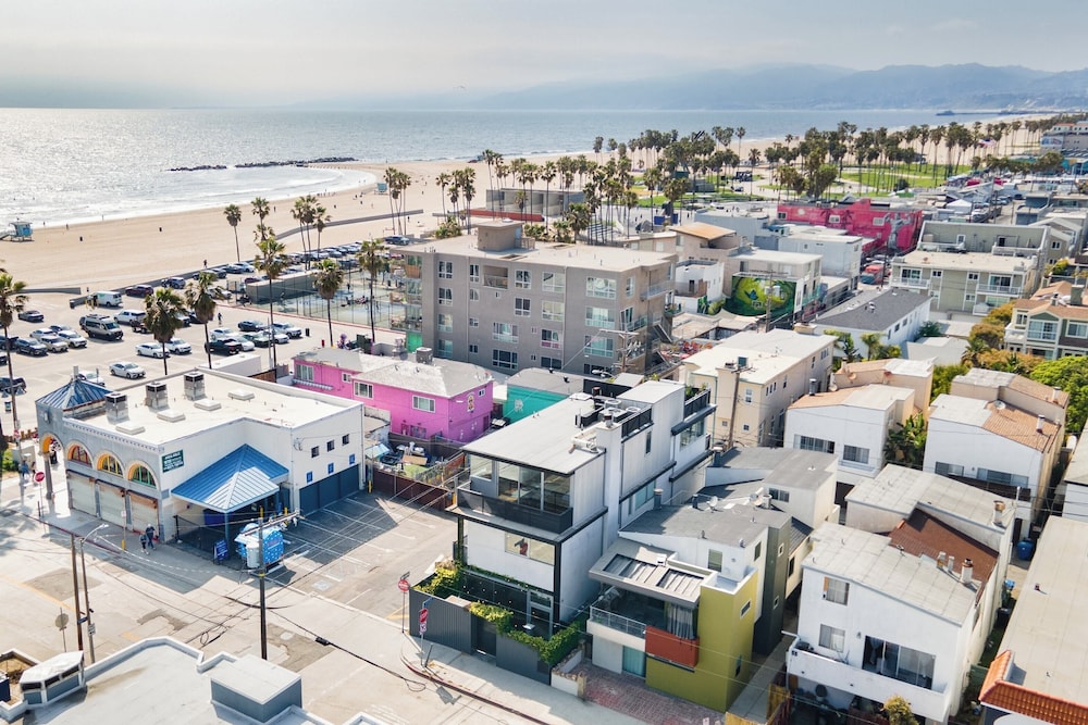 Venice View by Avantstay Walk to Venice Beach Rooftop, Ice Bath, Luxe Design