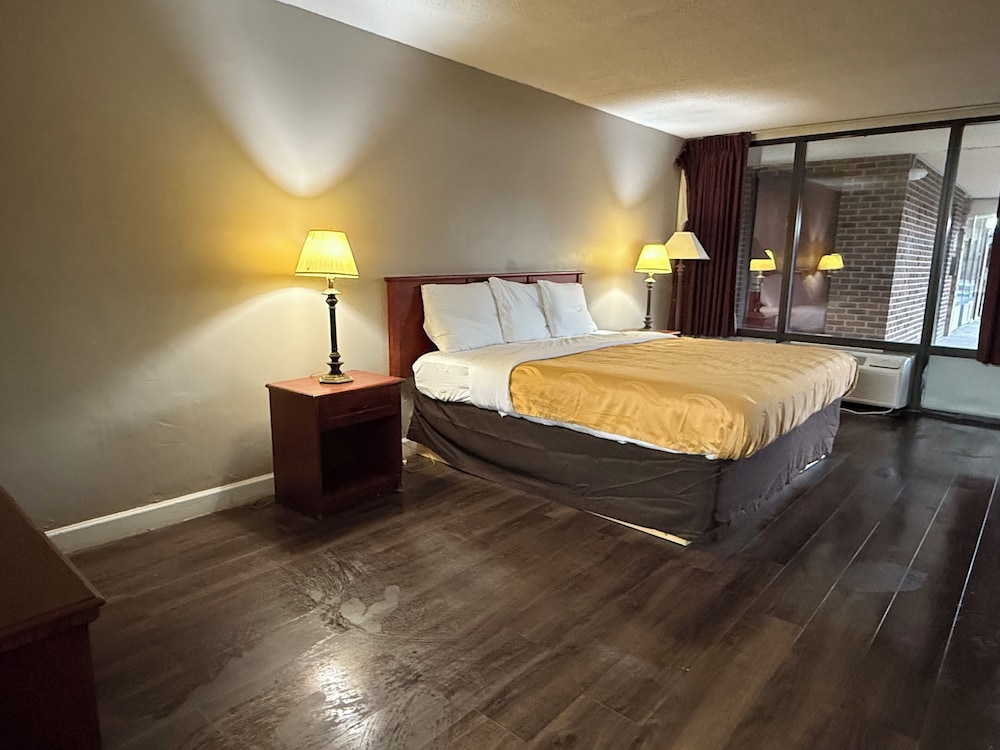 Paris Inn and Suites