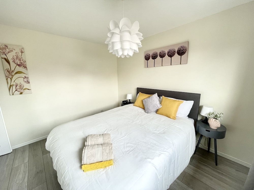 Comfy 3-bedroom House in Worksop view 3