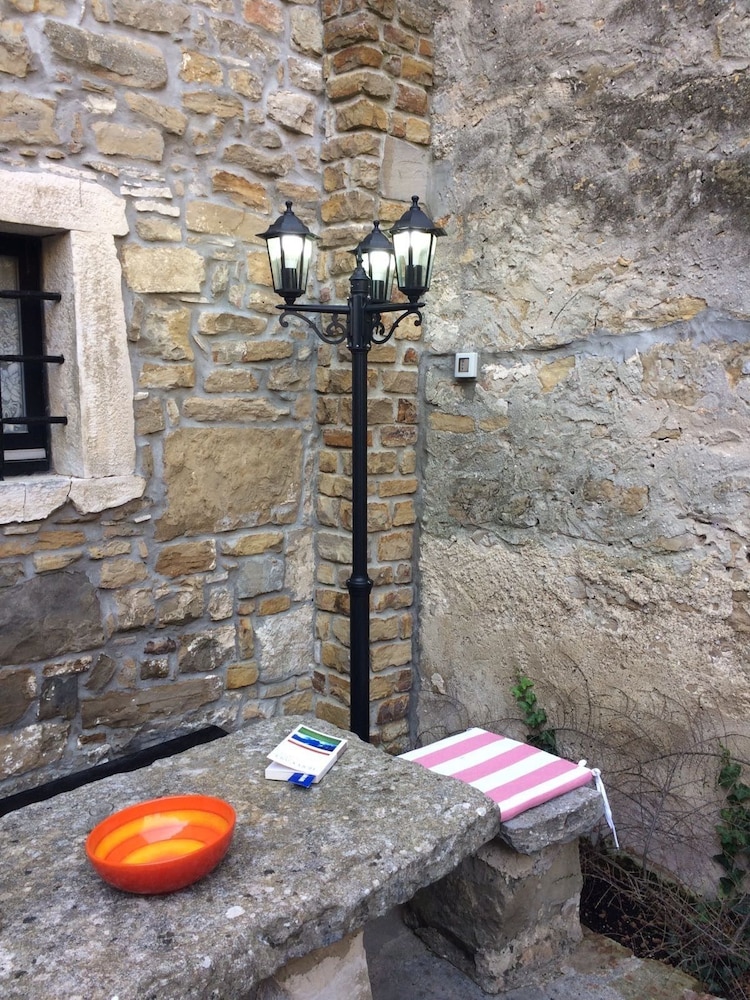 Stone House Heitzler view 3