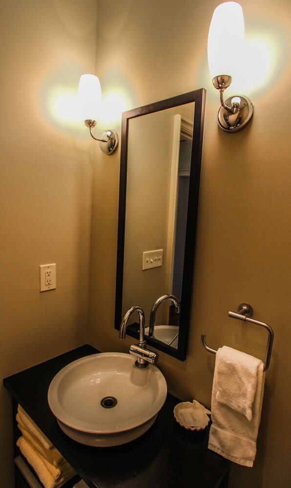 Rosemary Beach Rentals by Counts-Oakes