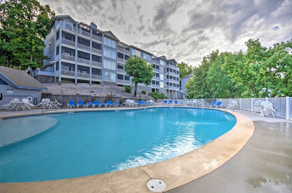 Luxe Lakeside Regatta Bay Getaway w/ Pool Access!