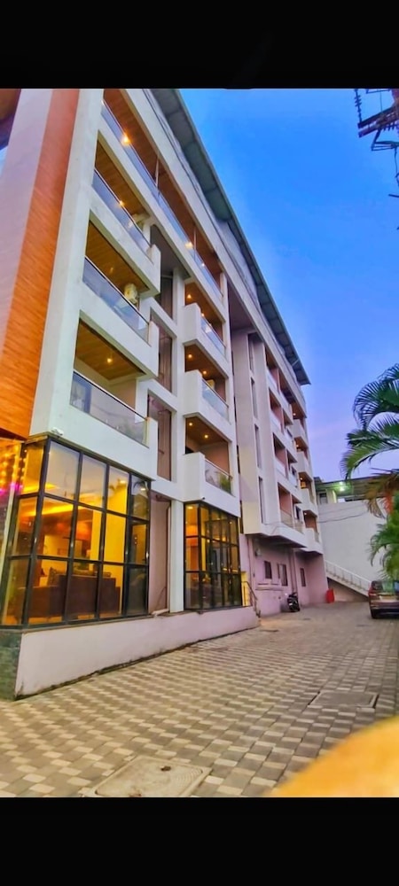 Hotel Aaradhya Crown