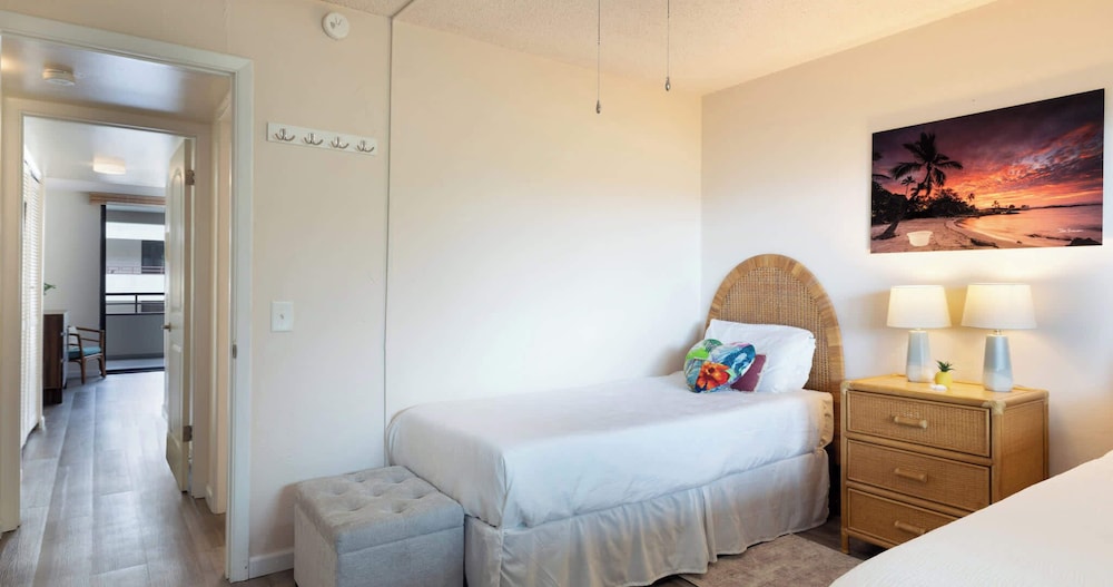 Oceanfront Condo 117 in Kailua-kona