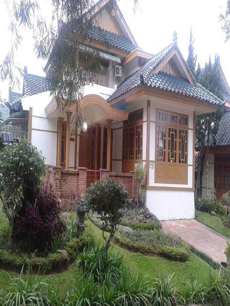 Villa Kota Bunga Seruni