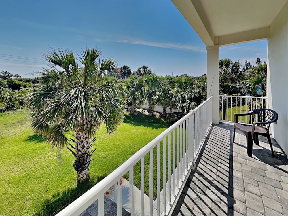 Atlantic Beach House by Distinctive Beach Rentals