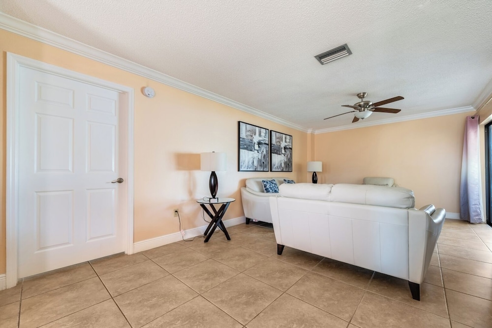 Renovated 3BR Dog Friendly Pond View W/D