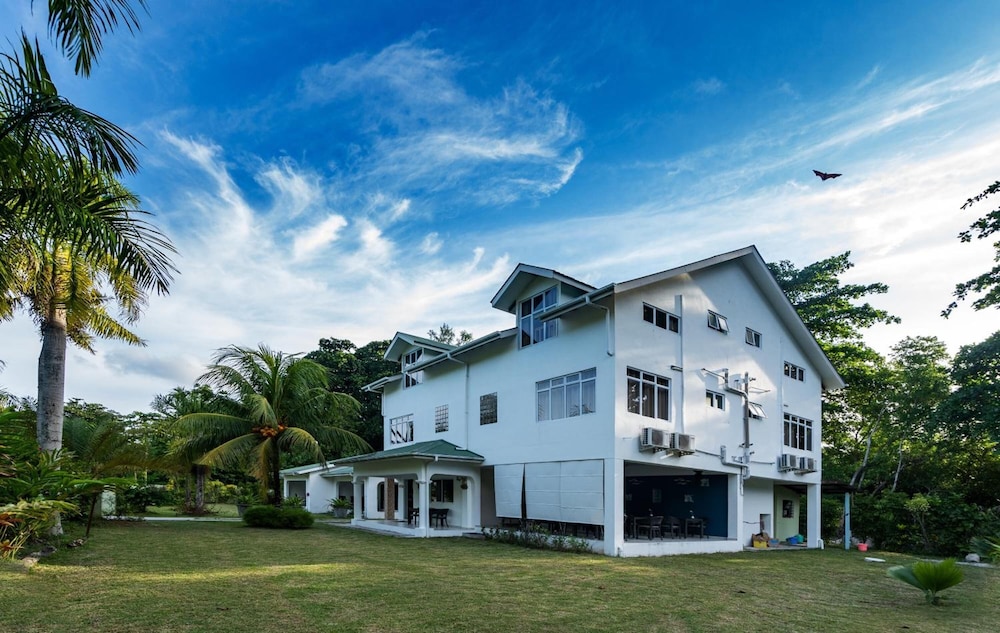 La Modestie Villa