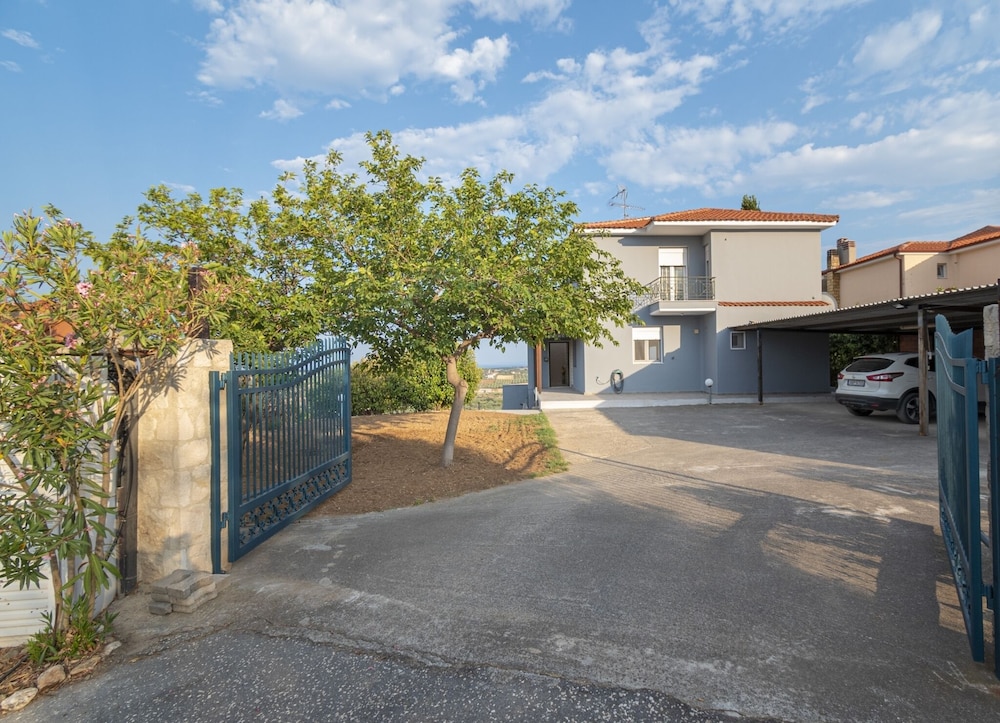 Giota Hill House by Rentalspro-nea Moudania