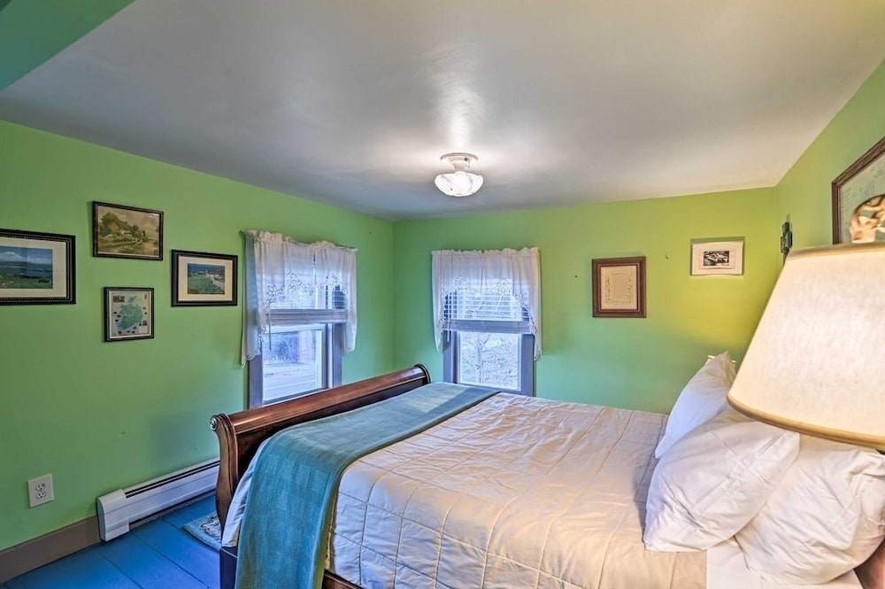 10 Mi To Gore Mountain: Home In Adirondack Park 5 Bedroom Home