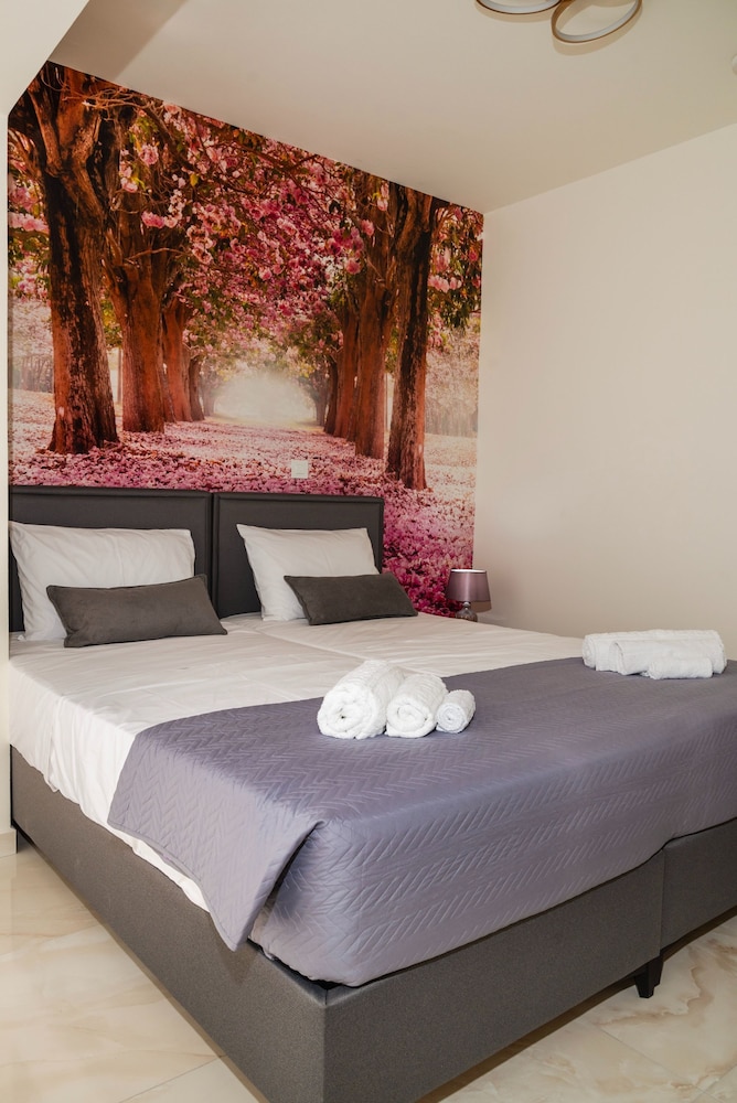 Paradissia Luxe Villa With Private Swimming Pool