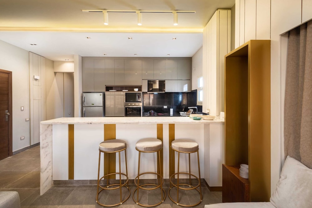 Xuru Stays I The Sleek & Ritzy 2 BDR 15 min From CAI Airpt