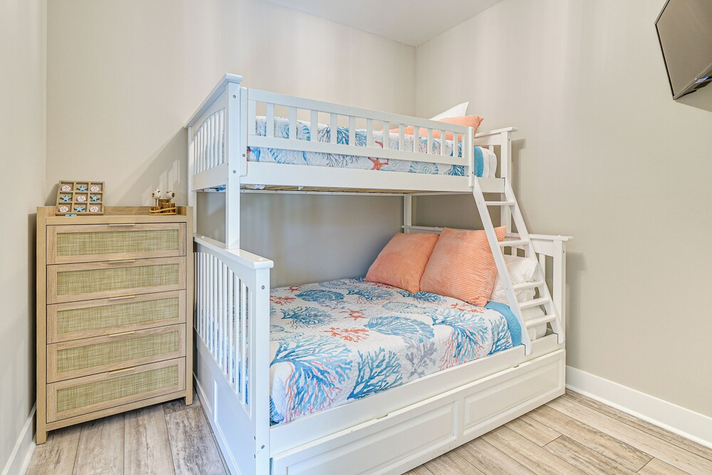 1 Mi to Galveston Beach, Seawall: New Tiny Home!