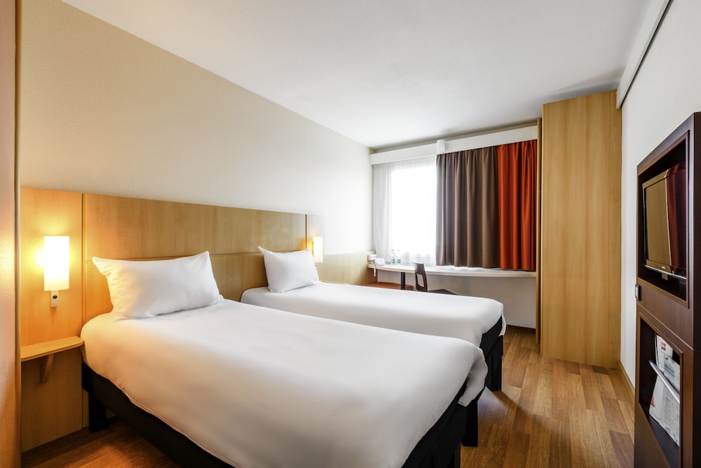 Vitrolles Vacations - ibis Marseille Provence Aeroport - Property Image 5