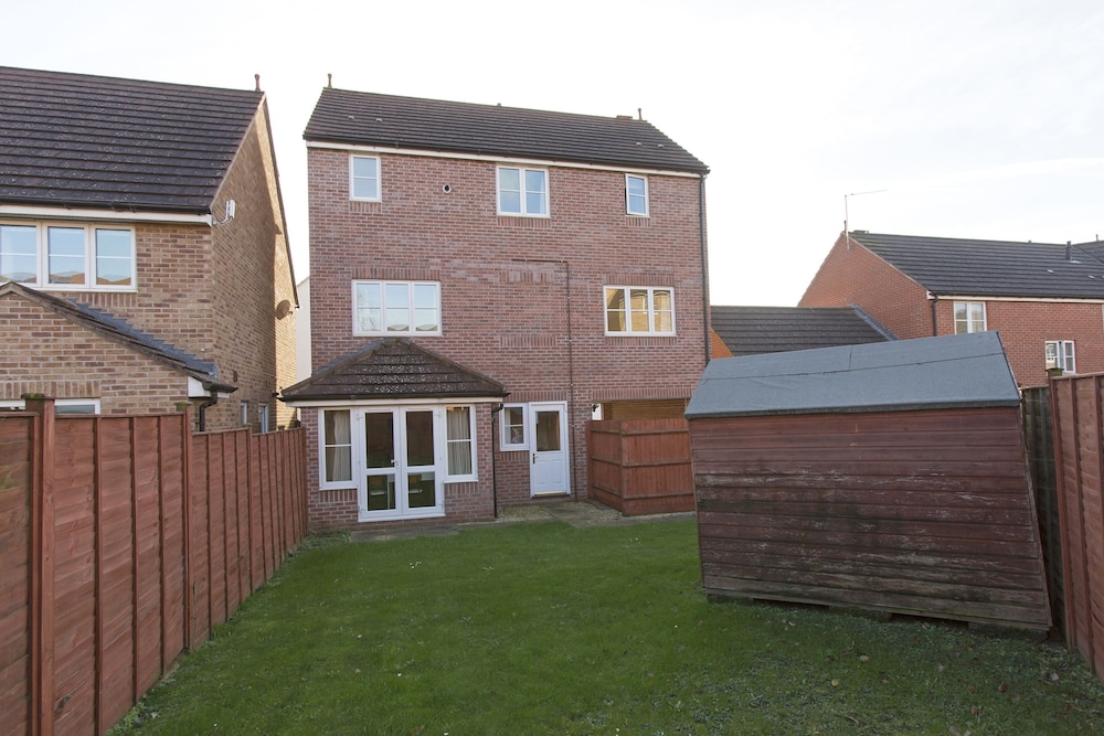 5 Rosebay Gardens