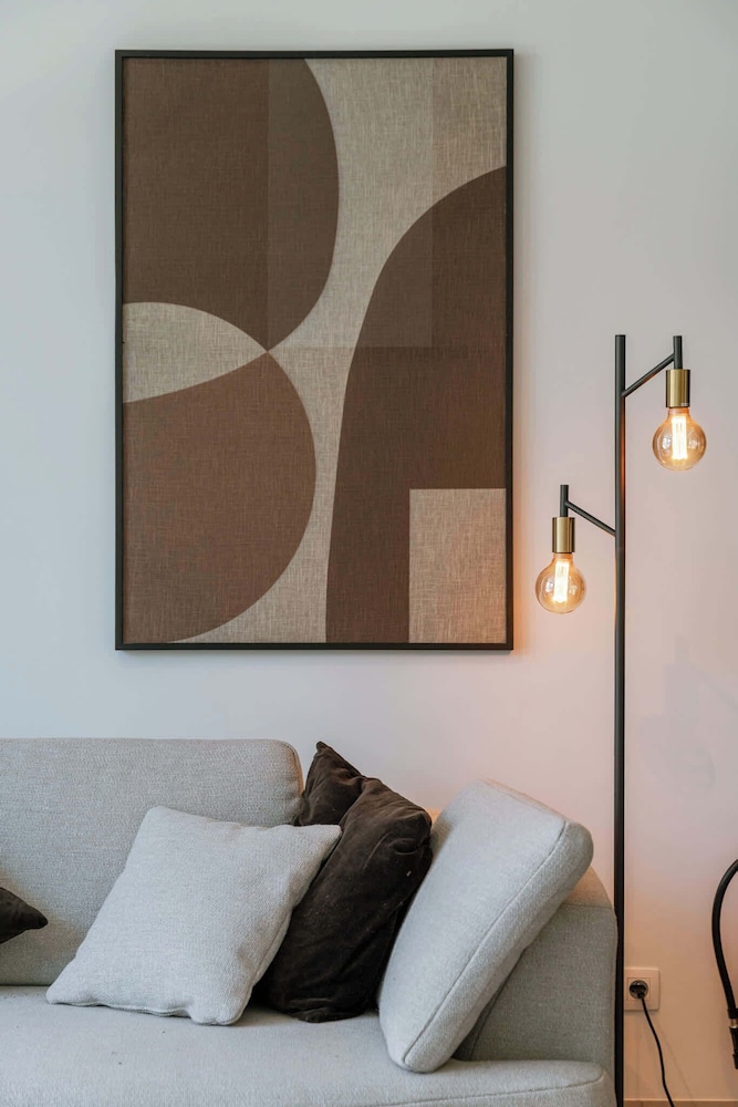 Huswell x Bel Air - Modern City Apartment With Terrace Designer Touches