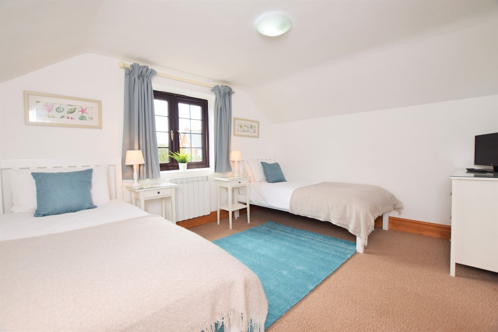 Byre Cottage view 3