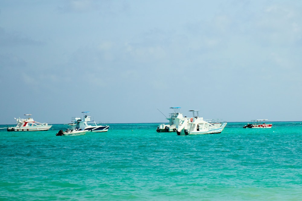 Los Corales Beach Village