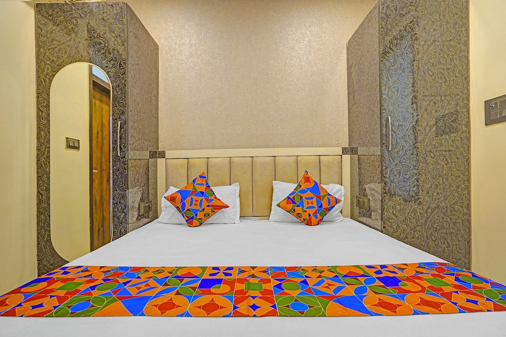 Fabhotel Shubh Palace