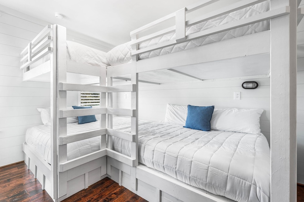 Modern Stay Near 30A w Pool Balcony Golf Cart Rental 30A Sunset Cove