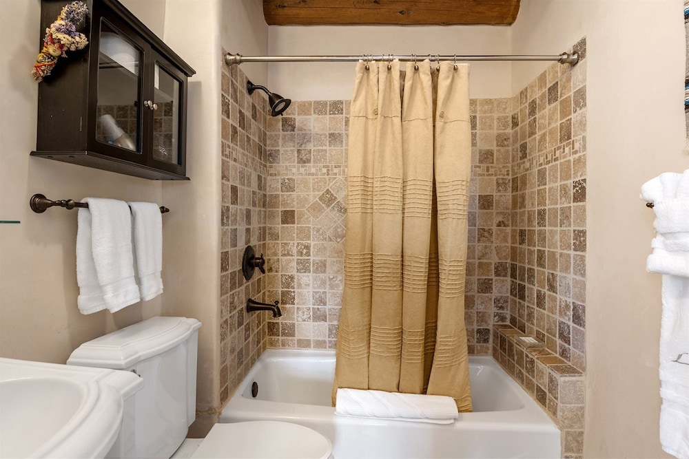 La Luz - Luxurious East Side Adobe With Hot Tub and Kiva Fireplace, Walk Everywhere view 5