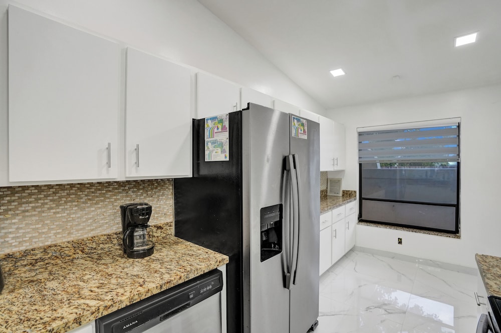 The Lake House in Fort Lauderdale - Image 2