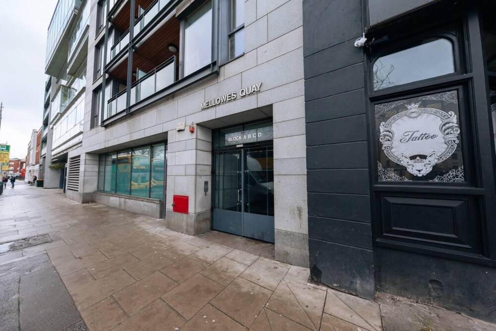 Chic & Radiant 1BD Flat Near Dublin City Centre!