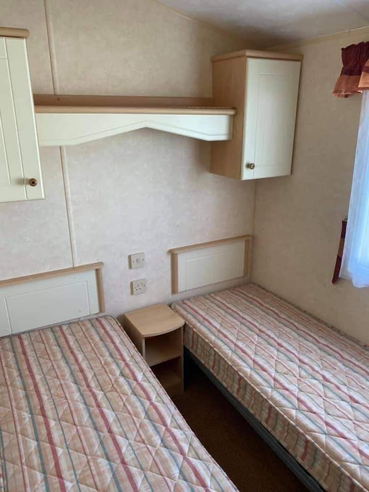 Lovely 3-bed Caravan in Skegness view 2