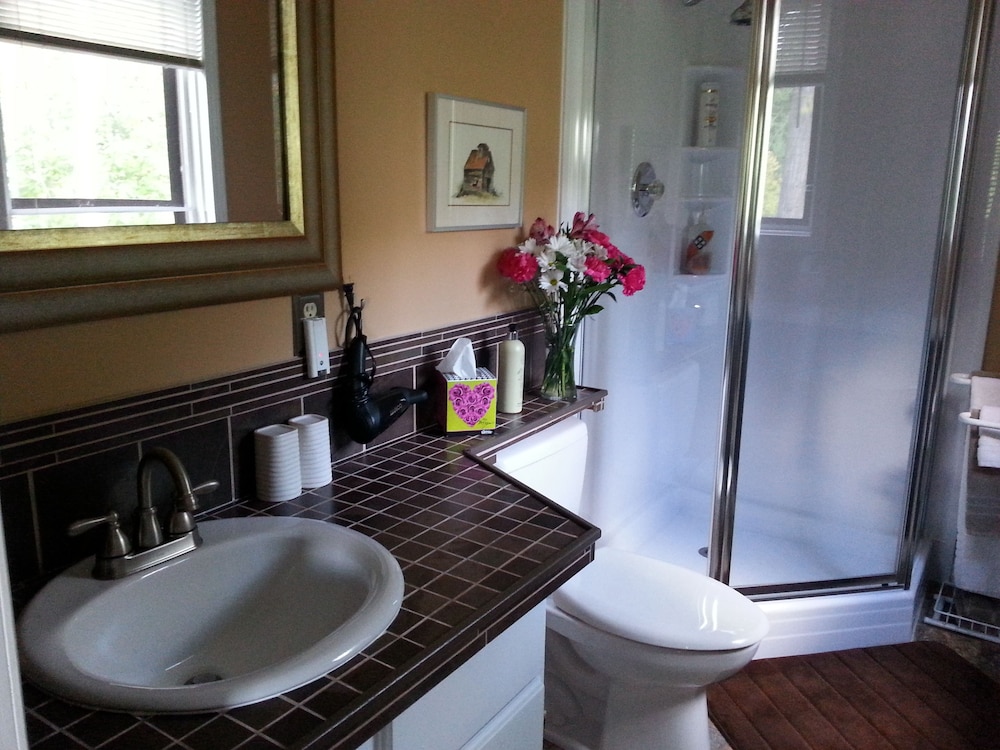 Creekside B & B