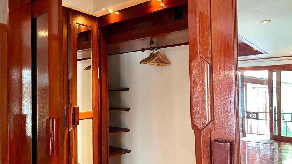 Luxury Seaview 6 Bedrooms With Infinity Pool Villa, Private Gym, Superfast Wifi