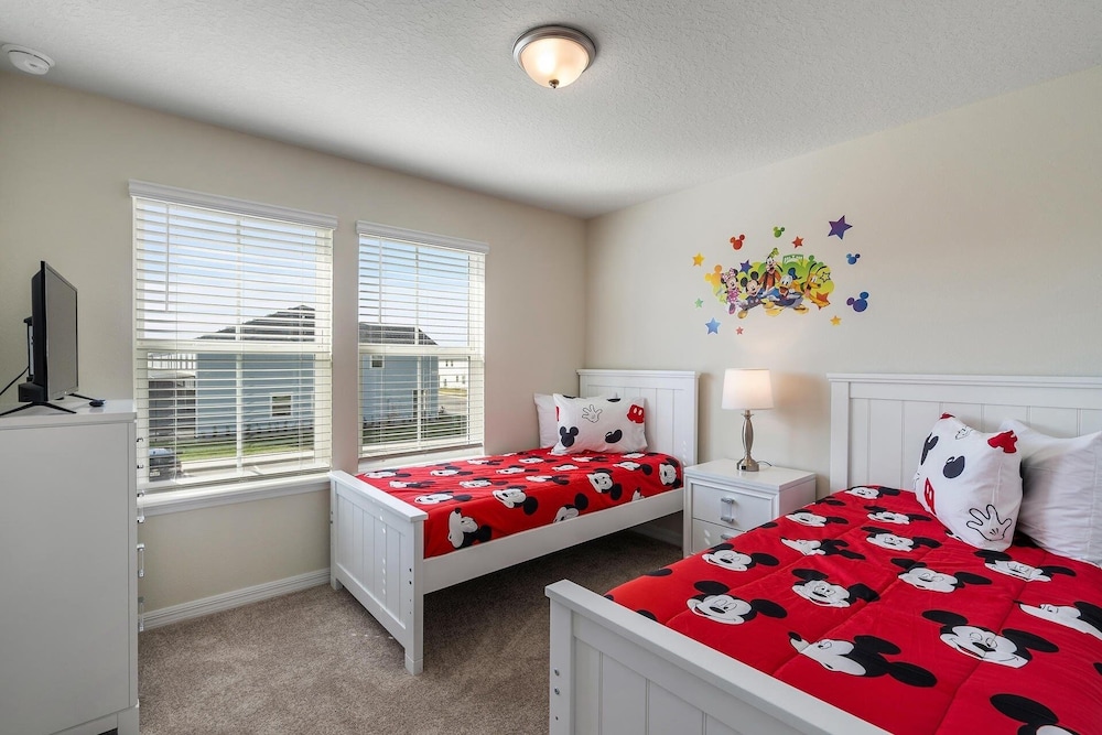 Windsor Cay Resort 5 Bedroom Townhome with Pool 5 Townhouse