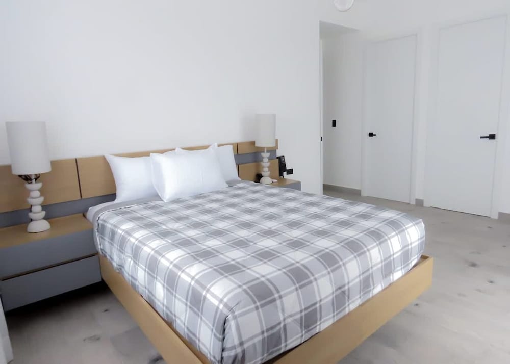 The Towers G406 NOK Fantastic 2BR Apartment by Vistacana Rentals