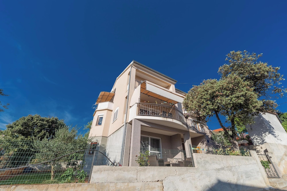 Apartments Jukic