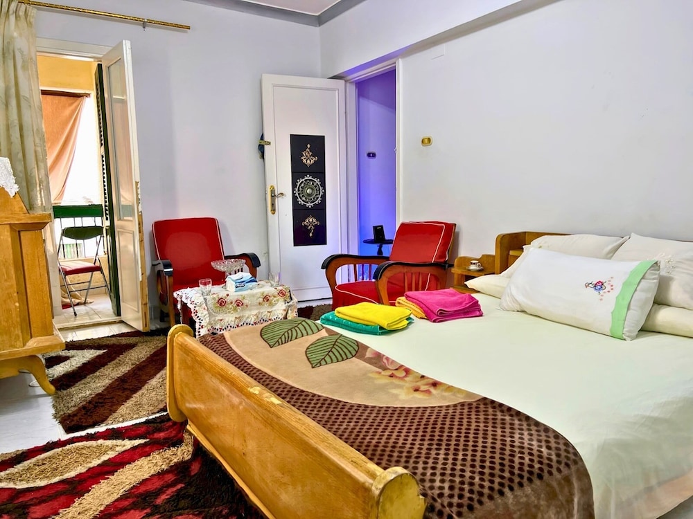 Gadou 2BR Apt w Kitchen Balcony - Port Said