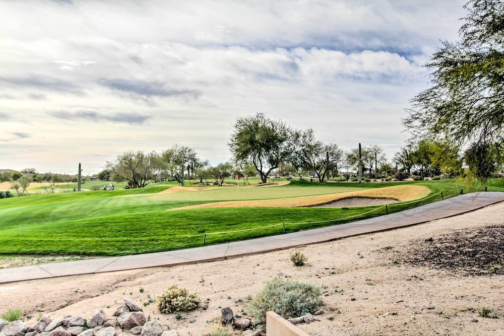 A Golfer's Retreat + Patio: Quiet Scottsdale Home