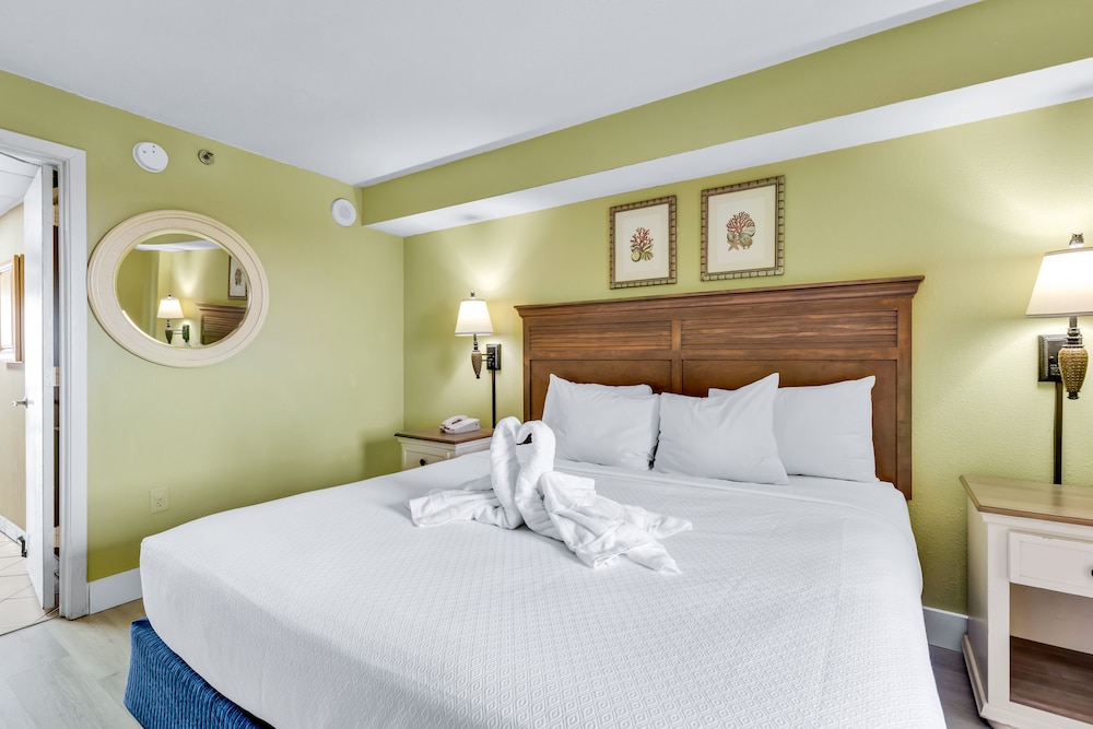 Beach-front Condos Located in the Caribbean Resort with Pool and Lazy River view 3