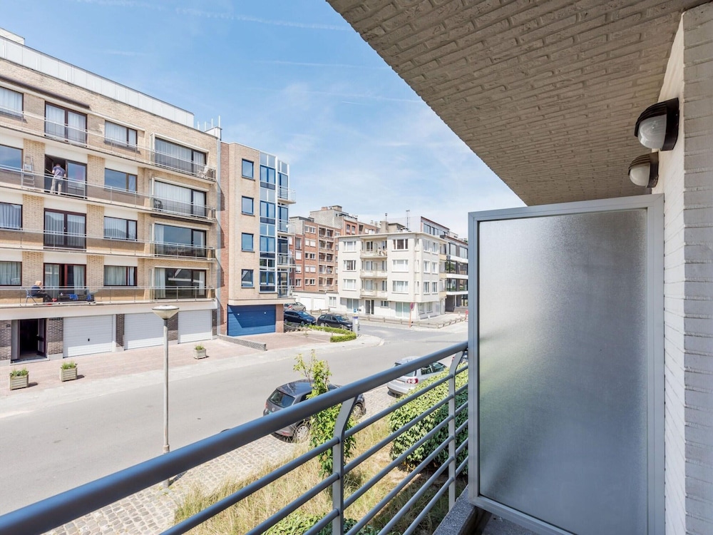 Apartment in St-idesbald Near the Sea