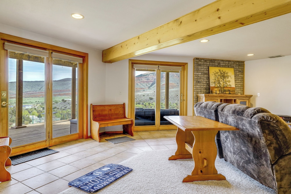 Walk to Sinks Canyon State Park: Spacious Home!