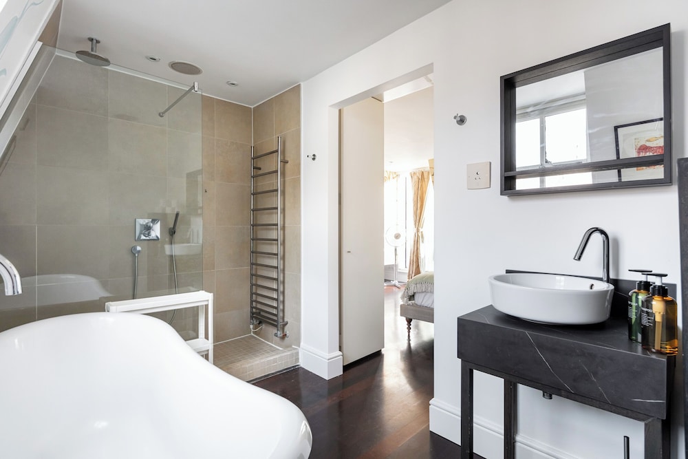 Urban Chic penthouse in Covent Garden